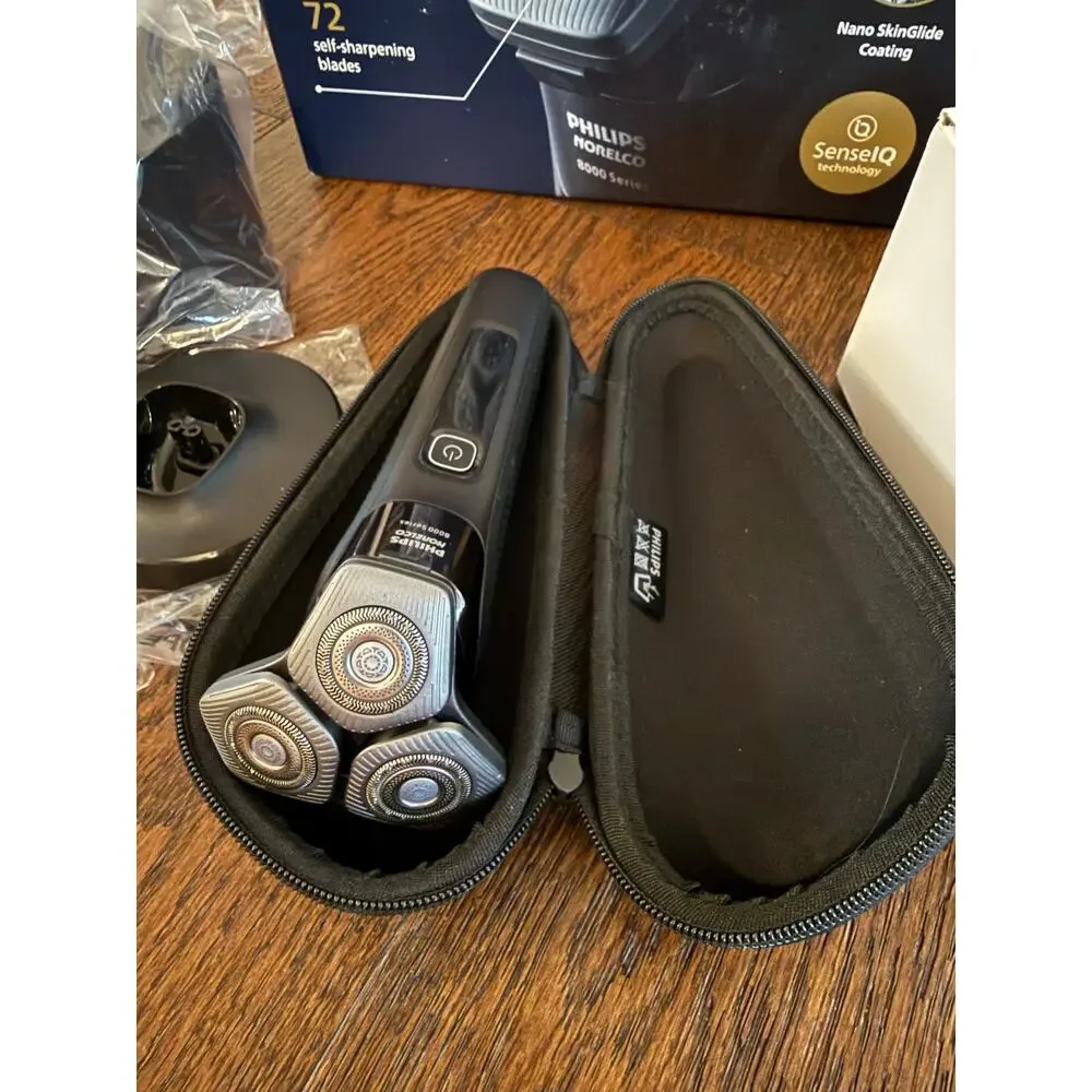 Philips Norelco Shaver 8000